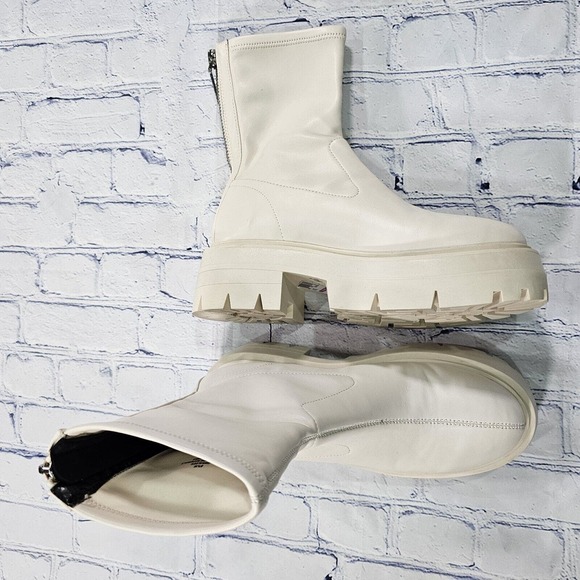 GUESS Saleen Ivory Platform Ankle Bootie Boot Back Zip WOMENS SIZE 8.5 - Picture 4 of 9